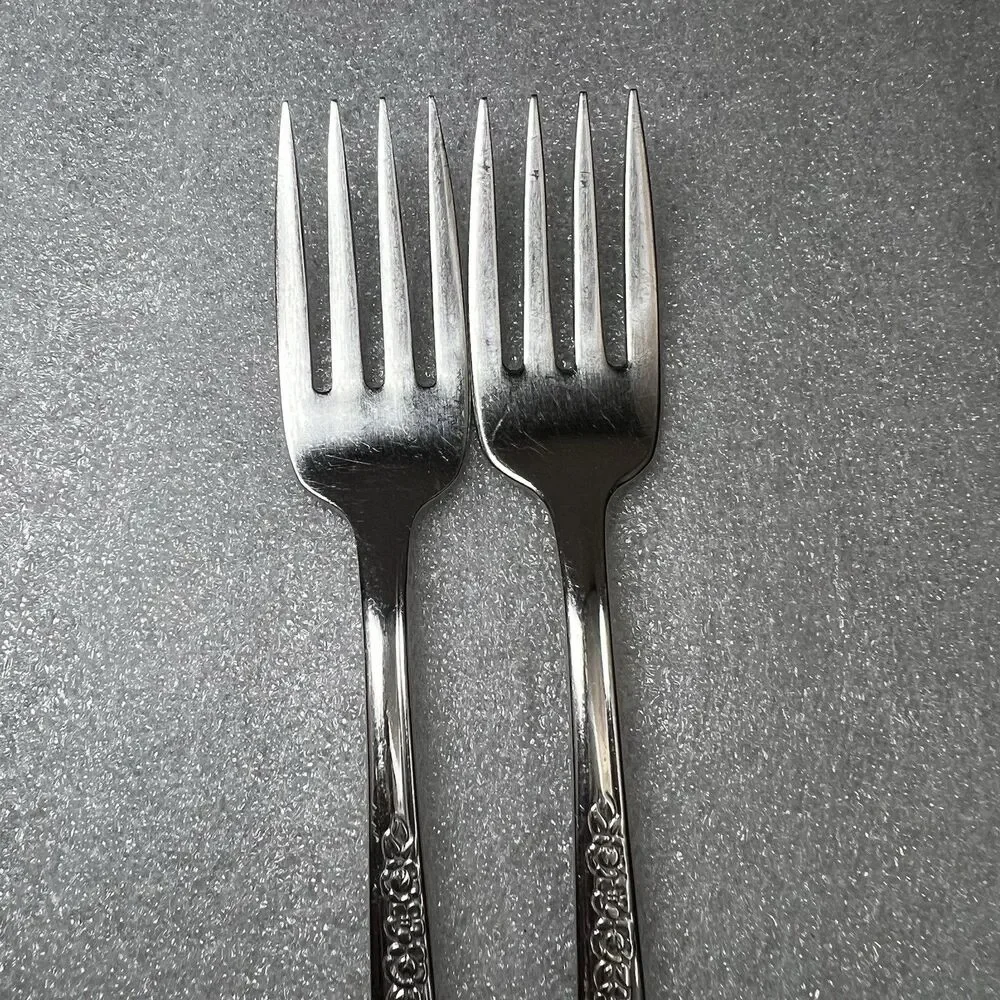 Set Of 2 Oneida Distinction Deluxe SPRING GLEN Stainless Salad Forks 6 7/8